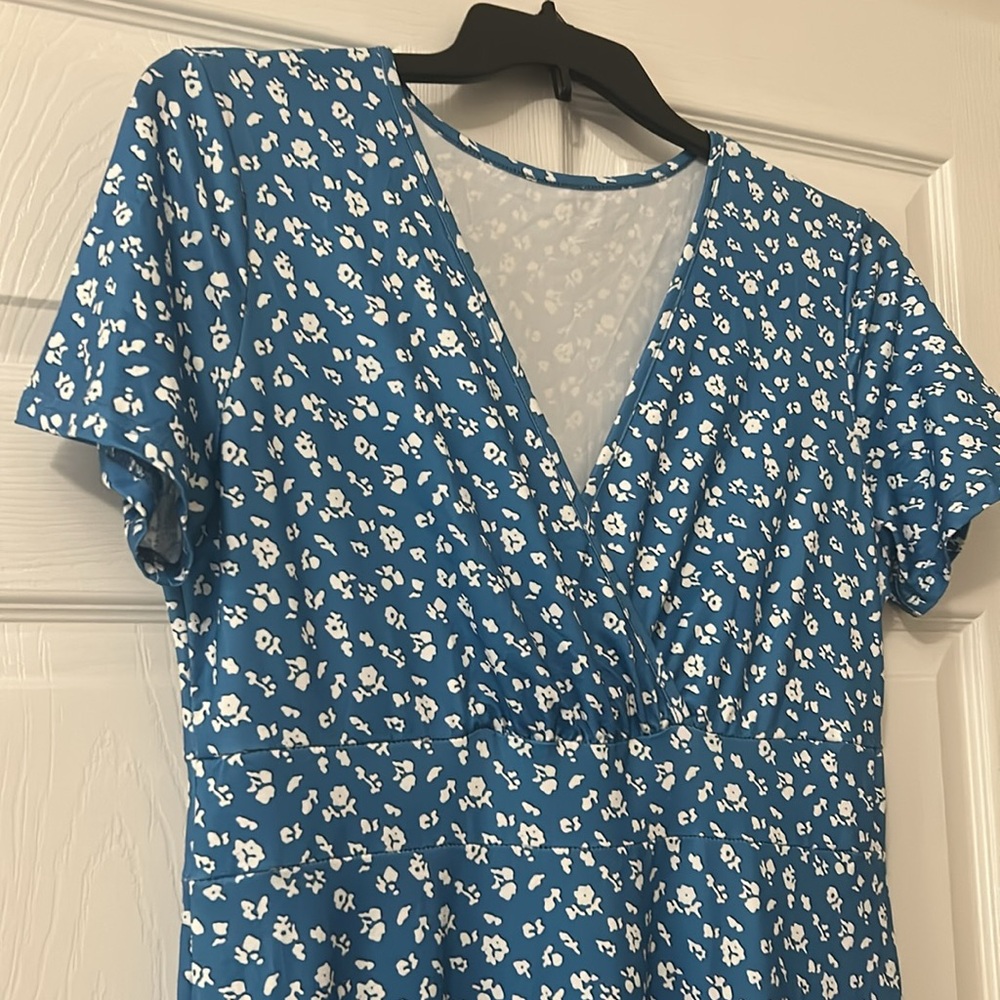 💕5/$15 Blue Floral V neck Maxi Dress - Picture 5 of 5